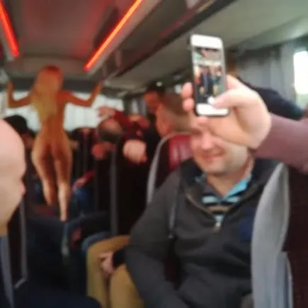 Prag Flughafen Shuttle (Hin und zurück)  mit Strip Show